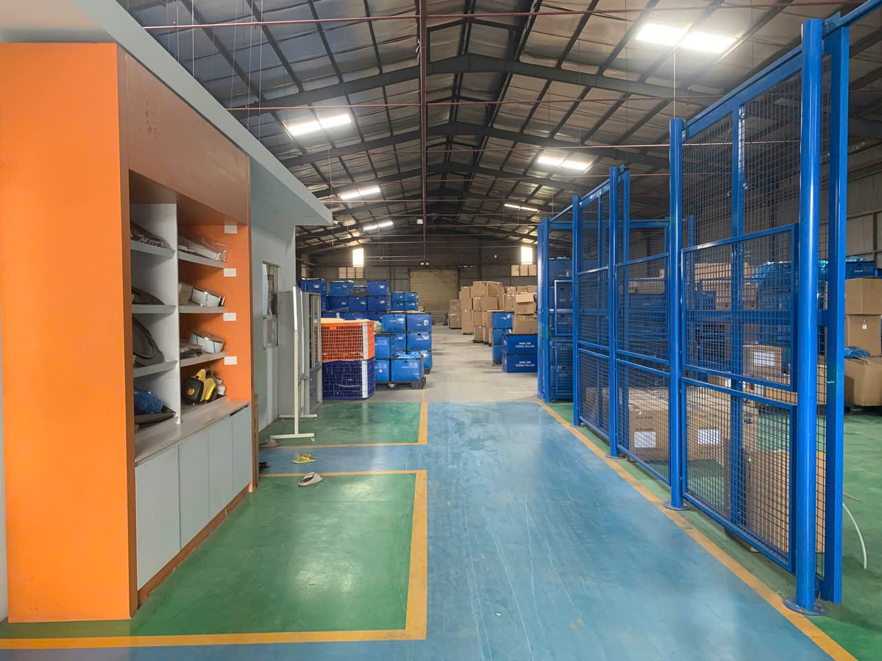 Overview of product warehouse.jpg